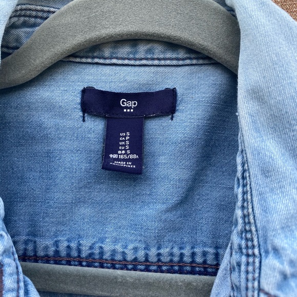 Gap - Picture 3 of 3